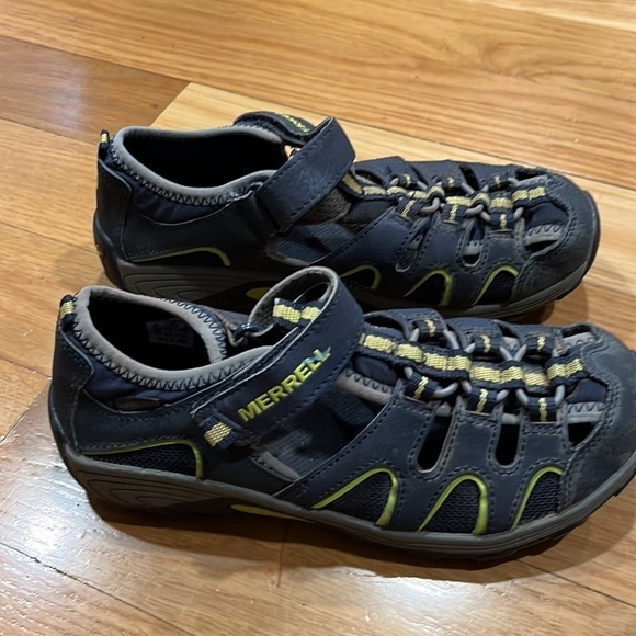 Merrrll h20 boys hiking sandals size 4. - Picture 4 of 6